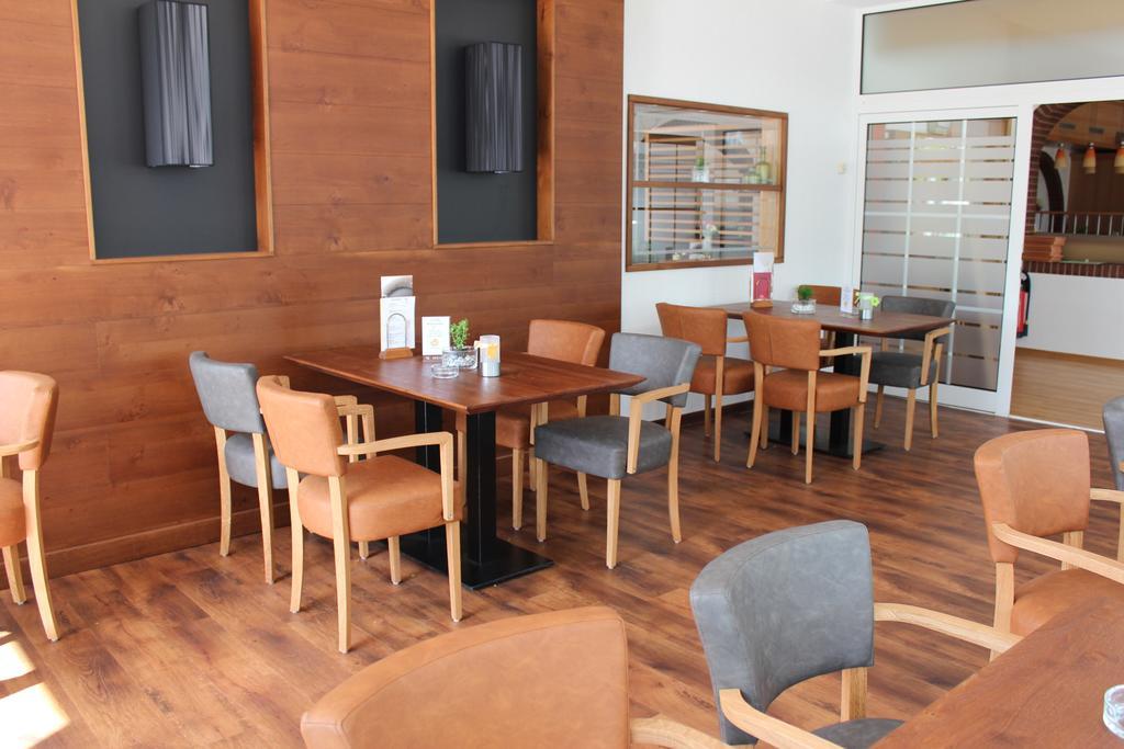 Hotel Ripken Kirchhatten Buitenkant foto